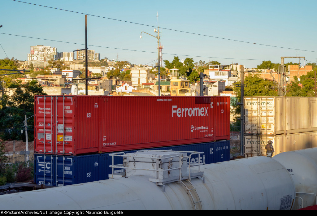 FXEU Container red scheme